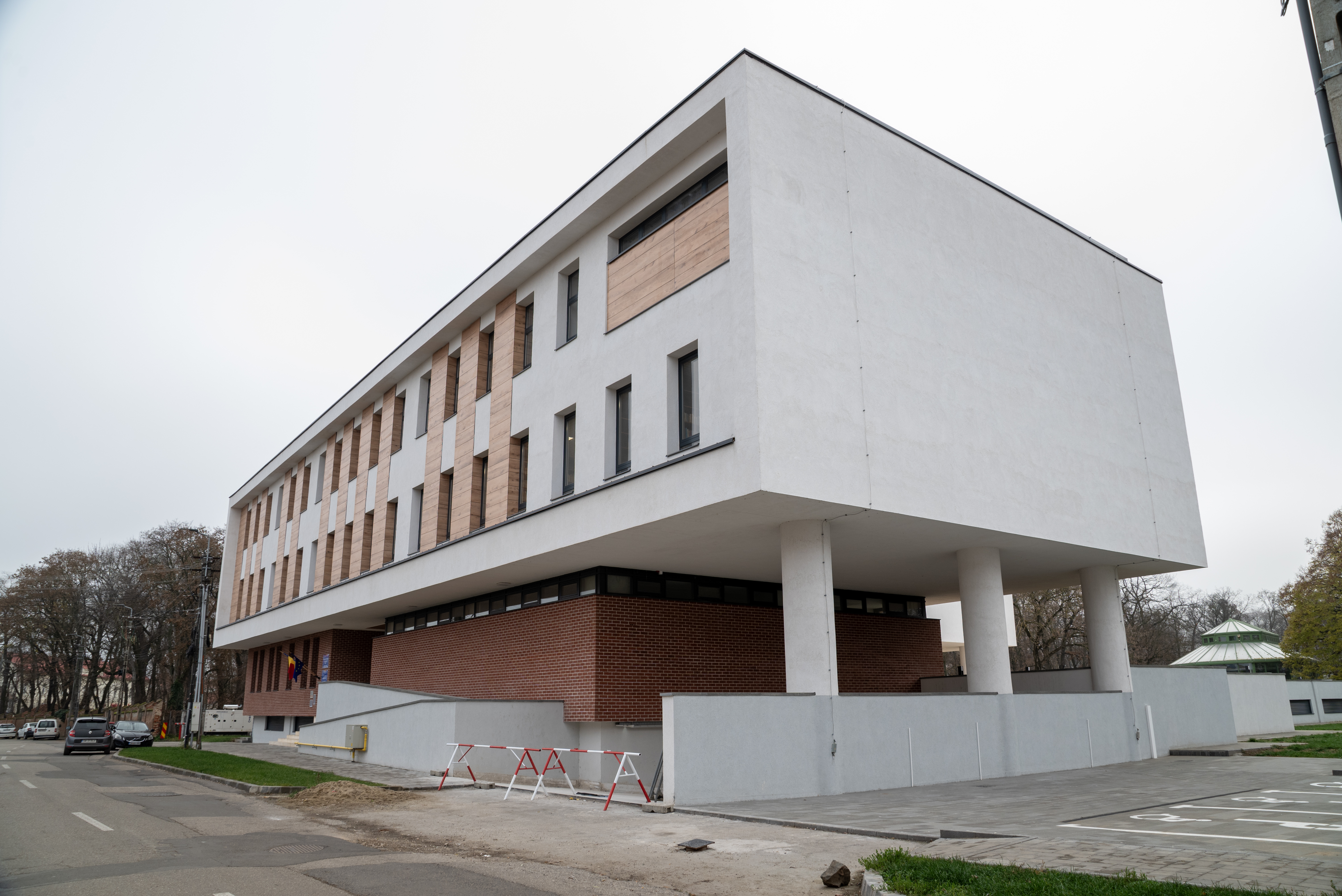 Centru Multifunctional