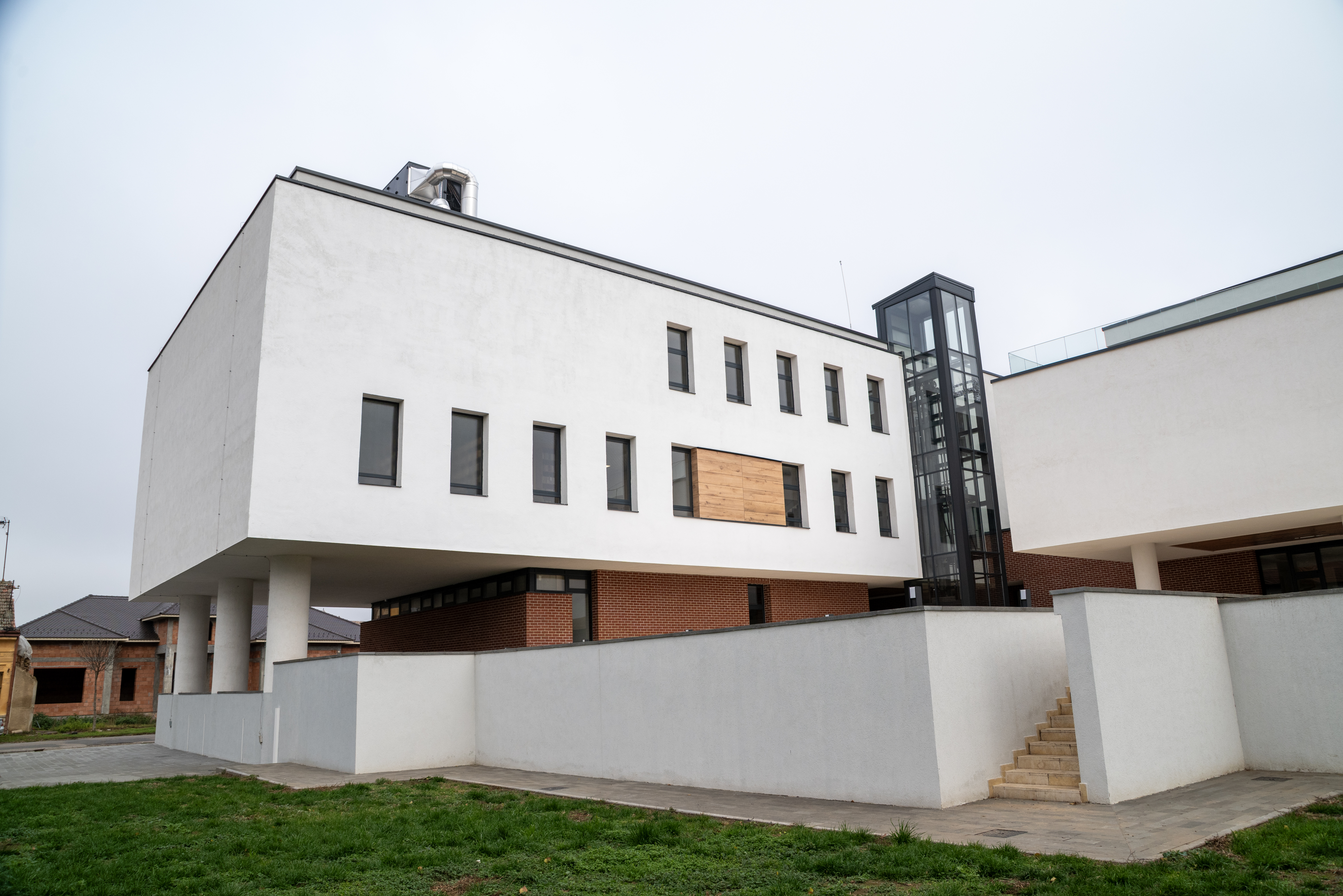 Centru Multifunctional